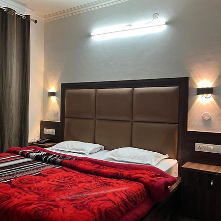 Hotel Premier Mall Road Manali 外观 照片