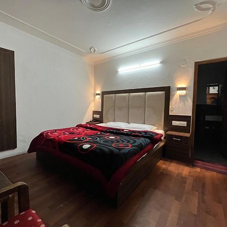 Hotel Premier Mall Road Manali 外观 照片