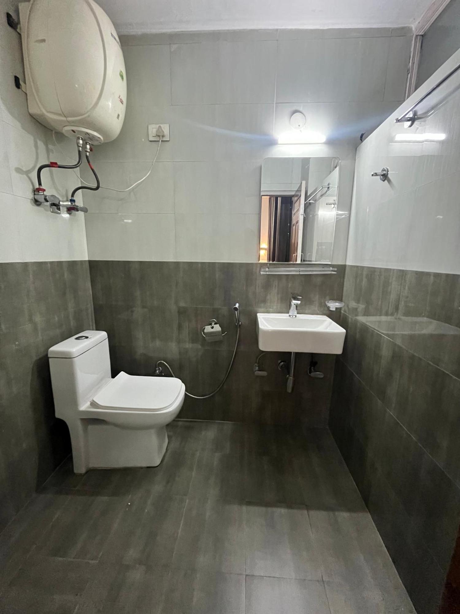 Hotel Premier Mall Road Manali 外观 照片