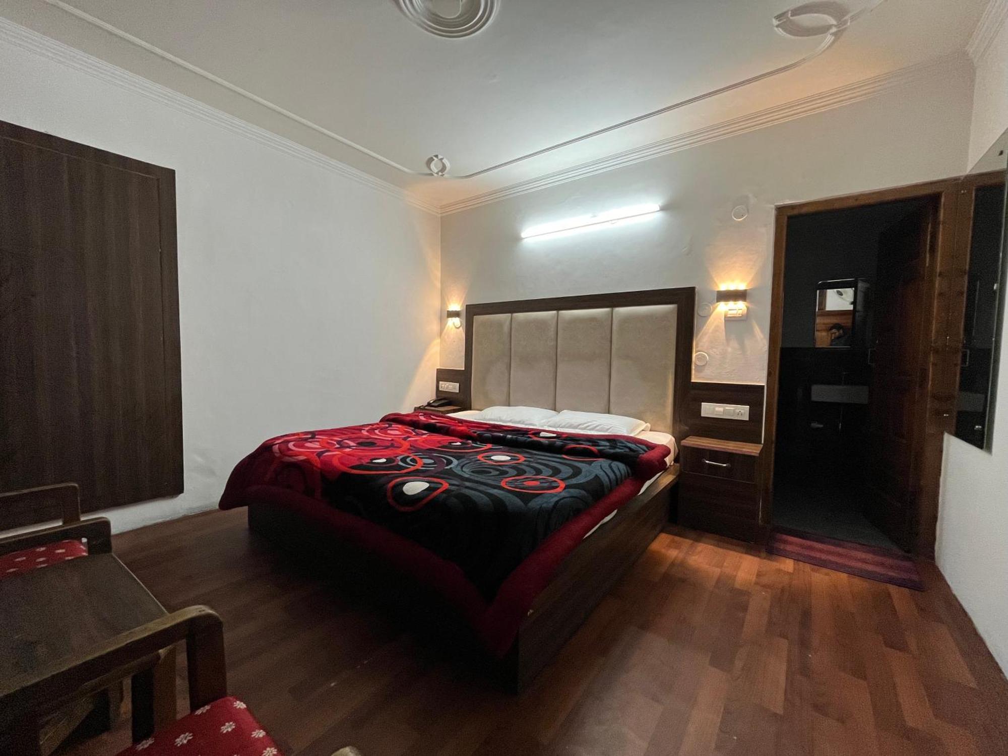 Hotel Premier Mall Road Manali 外观 照片